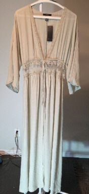 Forever 21 NWT Beige Linen Blend Boho Maxi Dress Size M Flowy Long Sleeve